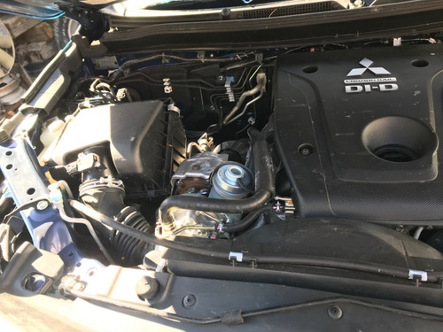 Imagen 9 de 13 de Desarmo Mitsubishi L200 Diesel 4x4 Año 2020 Solo Por Partes