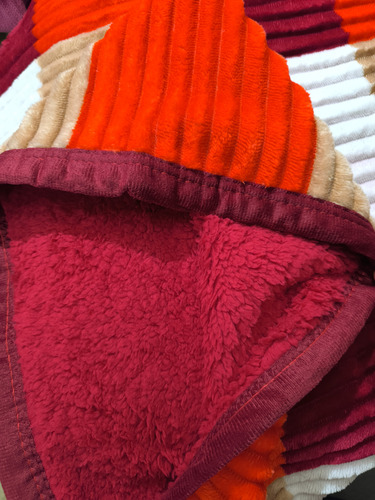 Frazada/manta Flannel A Cuadros Con Corderito Rojo Y Beige Rayas