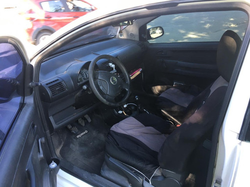 Volkswagen Fox 1.6n Comfortline 3 Ptas. Mt / Nafta / 2007