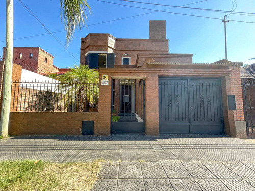 Imagen 2 de 30 de Casa En Venta Con Gran Terreno En Barrio Guadalupe