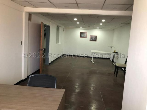 Imagen 18 de 30 de Galpon En Alquiler, Doble Entrada, Tanque, Oficinas, Area Comedor, Luz Trifasica, Inf. 0424-5337900, 22-25425, Nds 05/05