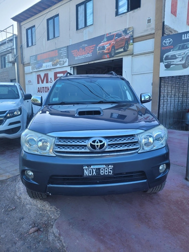 Imagen 3 de 15 de Toyota Hilux 2011 3.0 I Srv Cab Doble At 4x4 Cuero