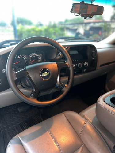 Chevrolet Silverado Ls 4x2 2011