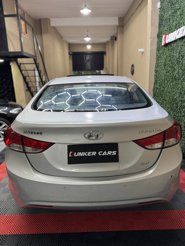 Hyundai Elantra 1.8 Gls 6mt Seguridad Premium