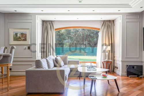 Casa Estilo Frances En Barrio Saint Thomas