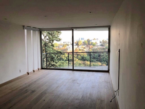 Imagen 7 de 19 de Moderna Casa Con Vigilancia Enfrente