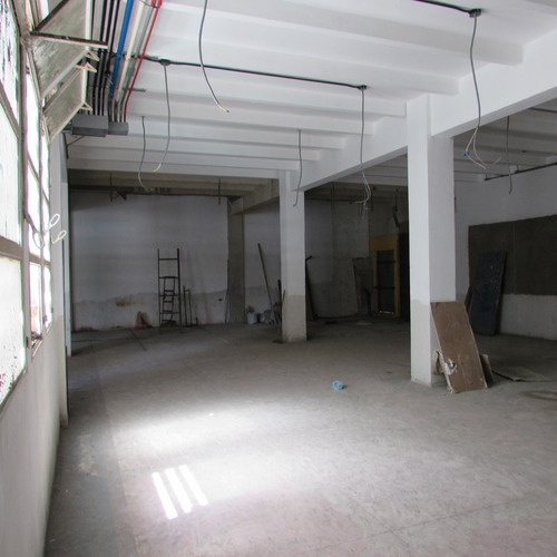 Imagen 5 de 12 de Edificio Industrial - Comercial En La Candelaria