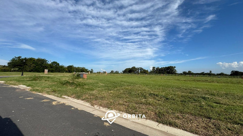 Lote A La Venta En San Sebastian Area 13, Frente A La Plaza