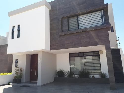 Lomas De Juriquilla, 3 Habitaciones, 4 Baños, Jardín, Salatv