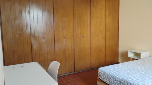 Habitación En Renta En Casa Residencial De Calesa; Todos Los Servicios Incluidos