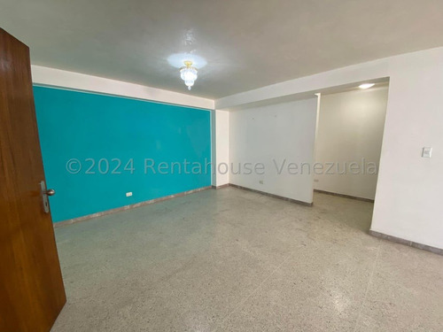 Apartamento En Venta En Montalban Ii  24-21027 Yf