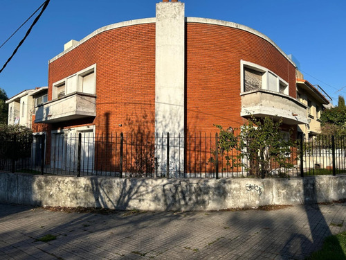 Iturriaga Y Marco Bruto Para Empresa En Venta