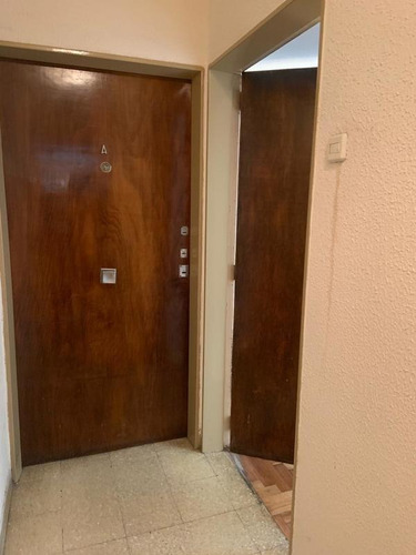 Imagen 2 de 11 de 2 Ambientes Con Balcon (con Renta Excelente Inquilino )