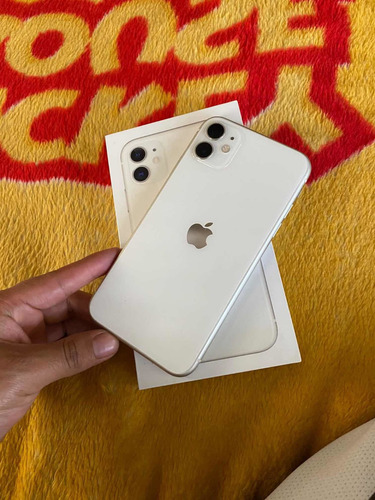 iPhone 11 (Usado)