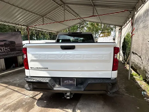 Chevrolet Silverado Wt Doble Cabina 4X2 4.3L V6