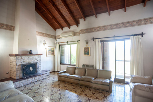 Casa En Venta City Bell, Galpón Y Local
