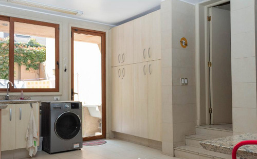 Gran Casa En Venta De 5d-8b En Las Condes