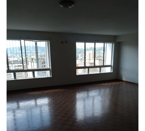 Vendo Apartamento 153m2, 3 Hab/ 3 Bañ/ 2 Ptos/ 1 Mal. Club Hípico