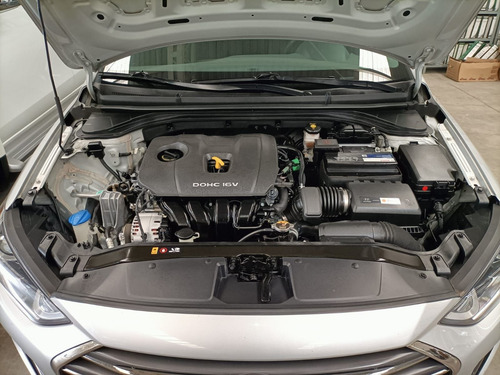 Imagen 6 de 13 de Hyundai Elantra 2018 2.0 Gls Premium At