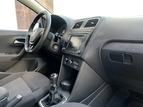 Volkswagen Polo 1.6 Comfortline Plus Mt
