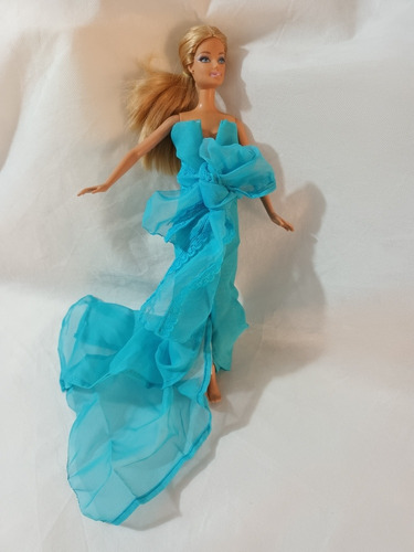 Vestido Para Muñecas Barbies Princesa O Similar X 2 Unidades (Usado)