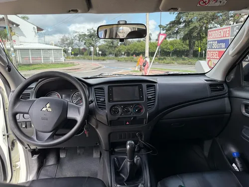 Mitsubishi L200 Mecánica