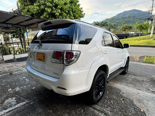 Toyota Fortuner 2.7 Sr5