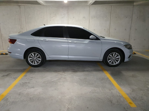 Imagen 4 de 11 de Volkswagen Jetta Confortline