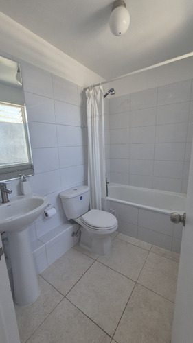 Arriendo Hermosa Casa En Condomino Buin