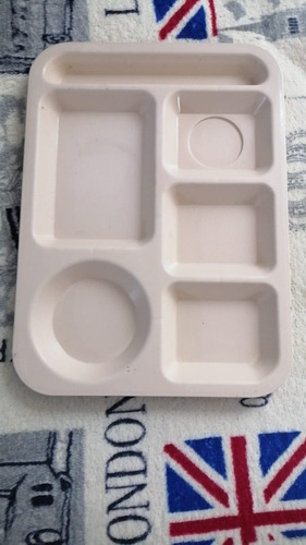 Plato Melamina 6 Divisiones (Usado)