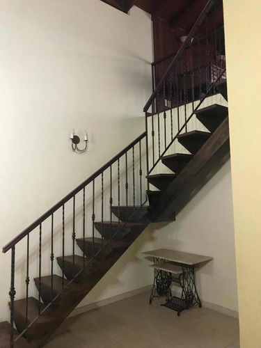 Casa Com 3 Banheiros 3 Suítes , Garagem2 Carros E 1caminhote