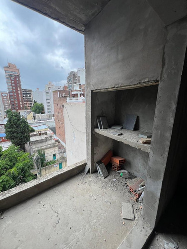 Venta Dos Ambientes, 55m2, Cochera, Lanús.