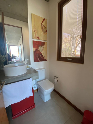 Moderna Casa En Condominio Alto Nogales. Machalí.