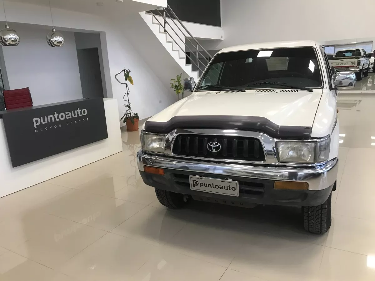 Toyota Hilux 3.0 D/cab 4x2 D Srv