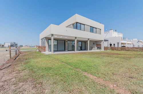 Imagen 25 de 25 de Casa 4 Ambientes En Venta Lagos De Canning I