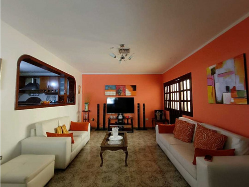Casa En Venta En La Urb. Las Chimeneas Pe-8370419