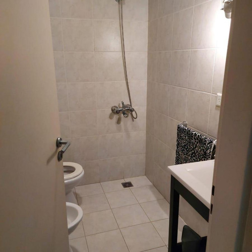 Venta - Casa En Block 7 Amb. Con Jardín Y Terraza En San Isidro, Gran Ubicación