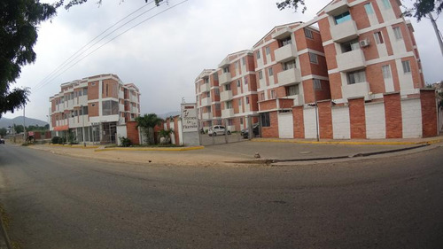 Apartamento En Venta En Los Patios. Cod V16098