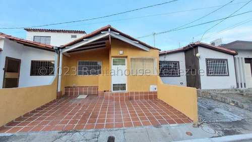  Maribel Morillo & Naudy Escalona Vende Casa En Urb. Tierras Del Sol Cabudare  Lara, Venezuela.  2 Dormitorios  2 Baños  105 M² 