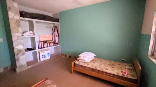 Hermosa Parcela En Venta, Con 2.7 Hectareas De Terreno, Que Cuenta Con Amplia Casa De Dos Pisos Que Cuenta Con 5 Cuartos, 2 Banos, Sala, Comedor Y Cocina, Amplios Corredores Techados