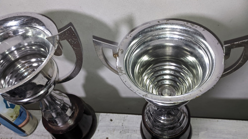 Lote De 3 Copas Metálicas Trofeos Base De Madera Plateado (Usado)