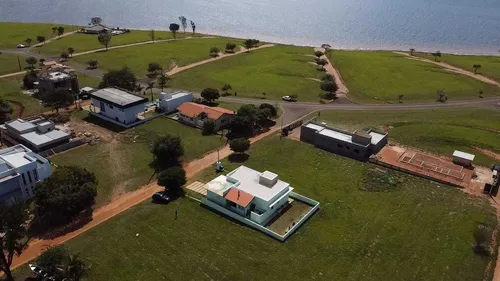 Casa Em Paranapanema Sp, Casa Na Represa Em Cond. Fechado