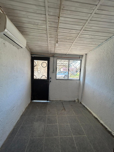 Vendo Buena Ubicacion Casa+2 Apartamentos+galpon Con Baño, 600m2 De Terreno/ Construidos Mas De 250 M2
