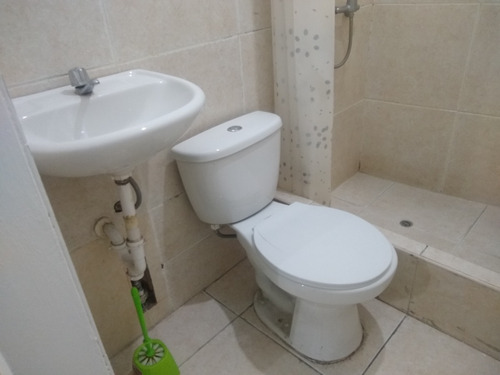 Imagen 10 de 12 de Habitacion En San Borja, Habitaciones En San Borja, En Avenida Rosa Toro Cuadra 9 Cruce Con Canada Cuadra 35, Excelente Zona Comercial Todo A La Mano