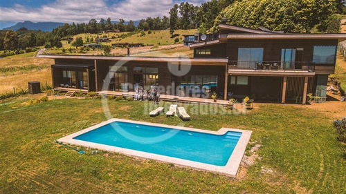 Imagen 2 de 22 de Casa En Venta De 5 Dormitorios En Pucón