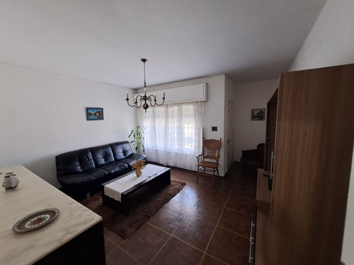 Casa Pu En Venta Todo Una Planta De 3 Dormitorios C/ Cochera En La Teja