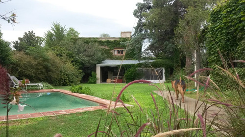 Casa En Venta, Villa Belgrano Calle Viracocha Al 6000