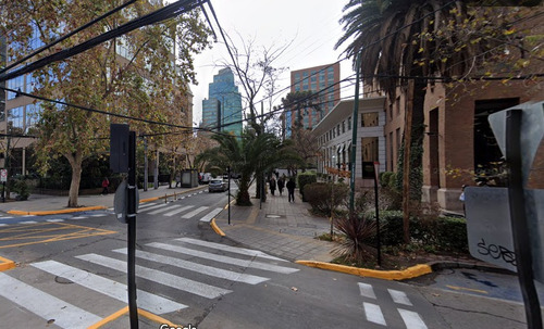 En Arriendo Estacionamiento A Pasos Del Metro Pedro De V.
