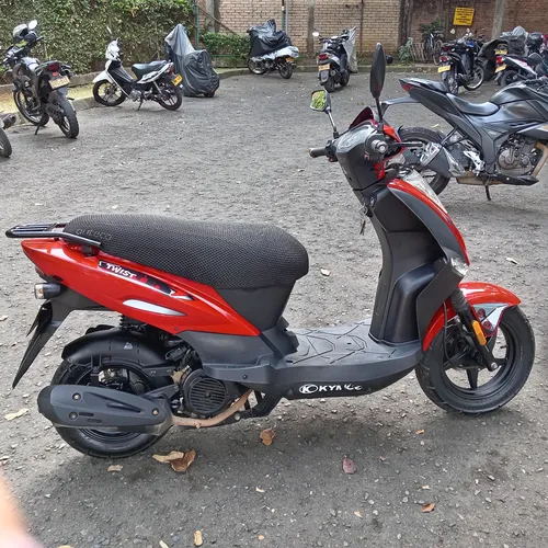 Kymco Twist Modelo 2021 Tarjeta Multicolor