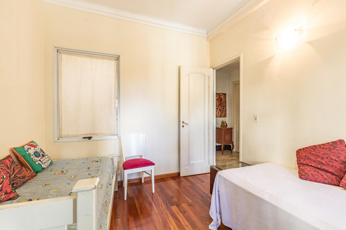 Venta Casa 5 Ambientes De Estilo | Excelente Estado| Luz | Detalles De Calidad | Caballito